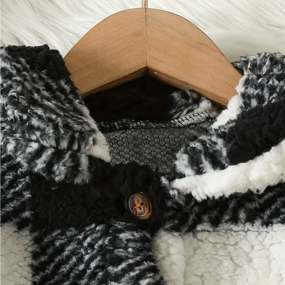 Fleece Jacket - Picture 3 of 4